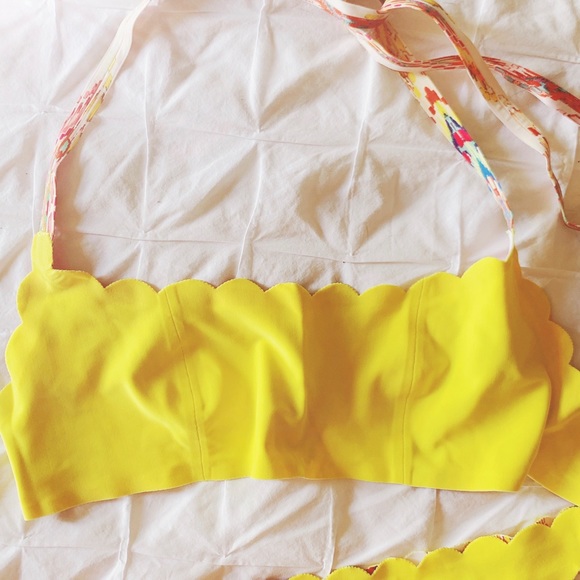 NEW♥️ $180 PILYQ REVERSIBLE WAVE YELLOW SCALLOPED BANDEAU HALTER BIKINI SET S/M - Picture 3 of 8